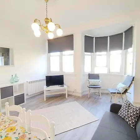 Yellow House Viveiro